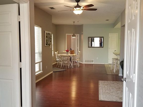 2nd image of 1020 Iola Ave