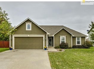 1306 SW 6th St, Oak Grove, MO 64075