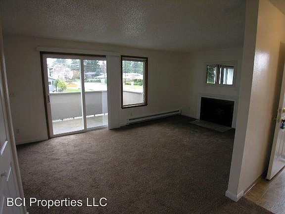 4th image of 7368 S Wilkeson St APT B