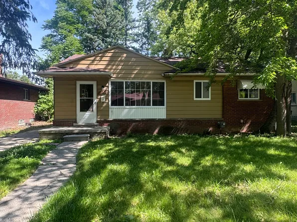 13630 Pearson St, Oak Park, MI 48237