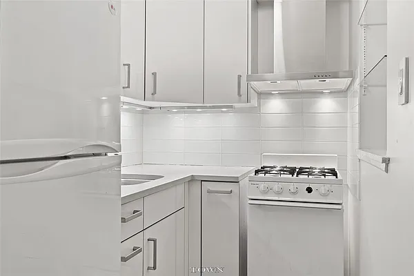 Rented by Town Residential | media 15