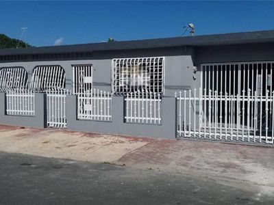 32 Calle Principal Solar 32 Higuillar Dorado, Dorado, PR, 00646