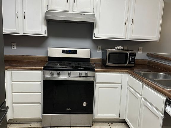5th image of 2140 Bankston Cir
