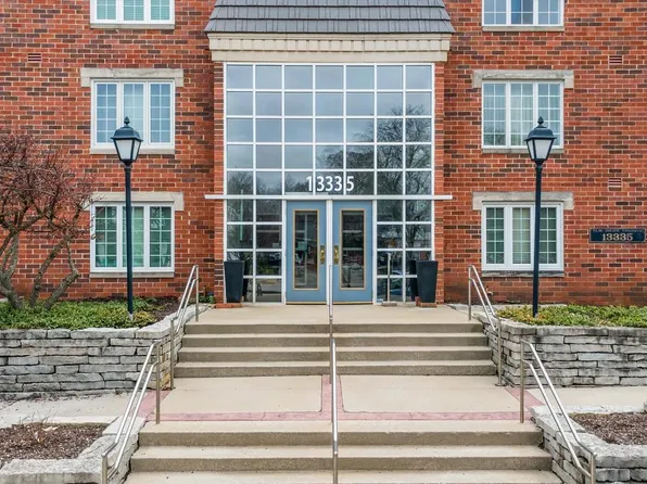 13335 Watertown Plank ROAD #105, Elm Grove, WI 53122