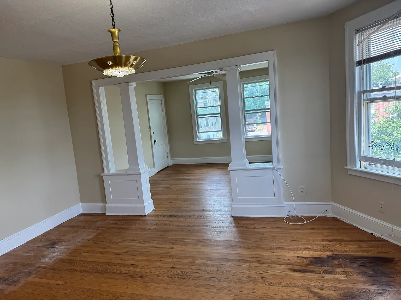 2 bed, 1200 sqft, $1,600 — Photo 2