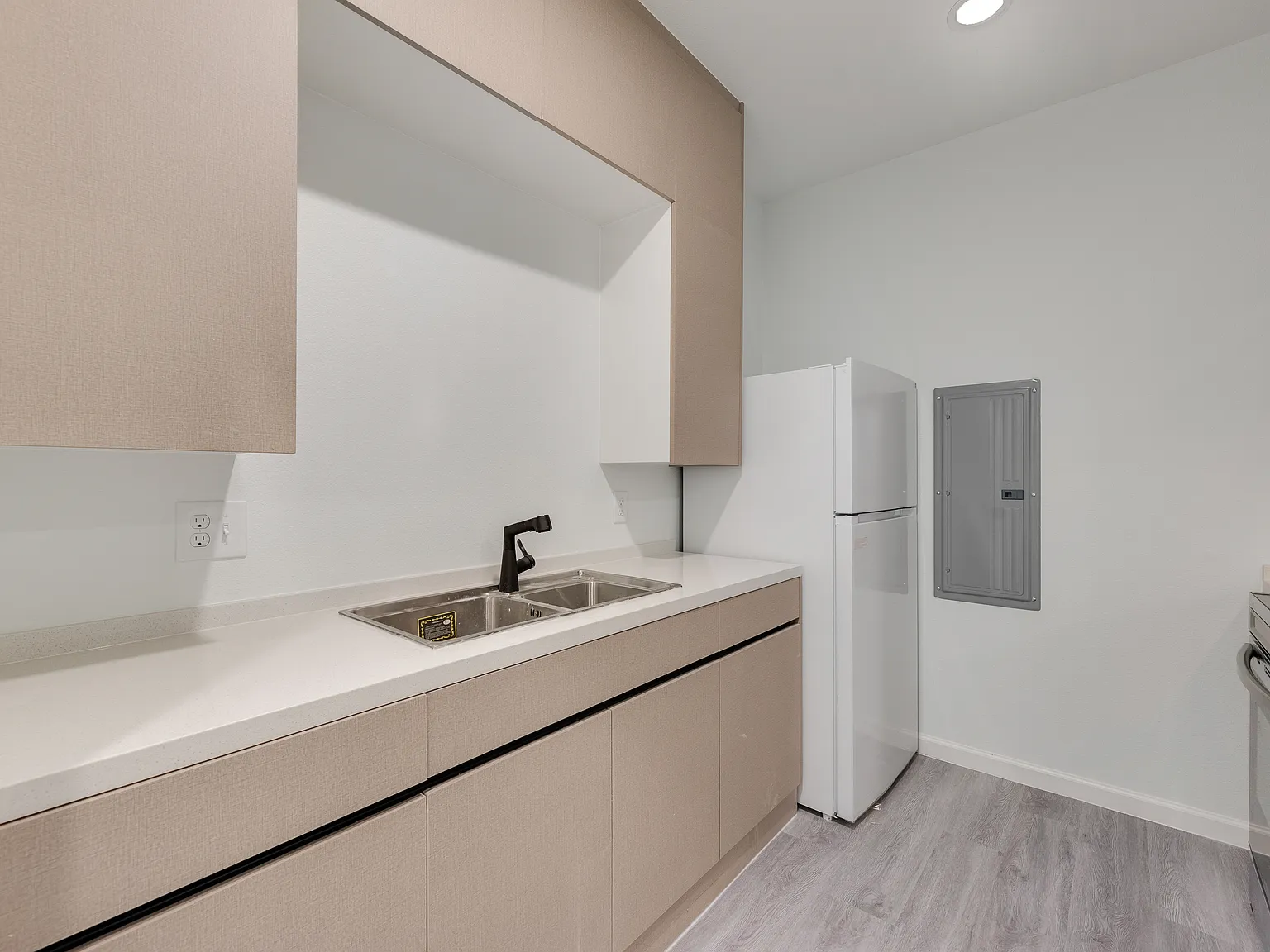 2 bed, 1018 sqft, $1,600 — Photo 3