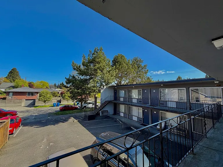 Gilman Park Plaza — Photo 17