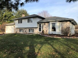 7N047 Gary Ct, St Charles, IL 60175