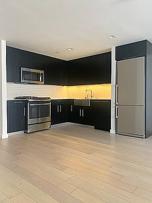 5th image of 535 W 43rd St #10NH