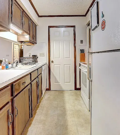 1520 Katrina Pl — Photo 4