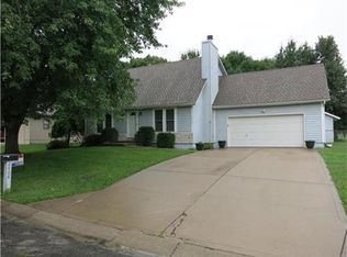 2408 S Harding St, Oak Grove, MO 64075