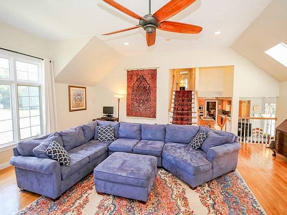 5th image of 120 Sawyers Ln