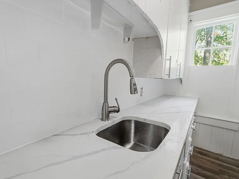 54-56 Hamlet Ave — Photo 3