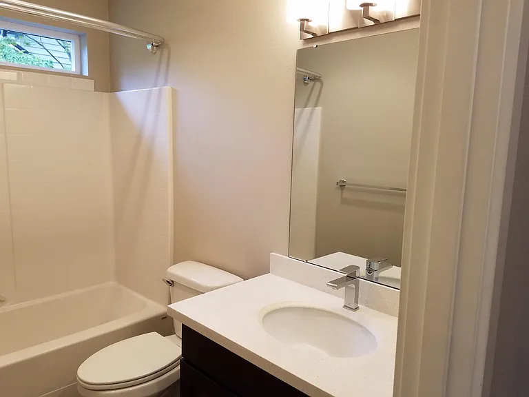265 NE Alder St — Photo 15