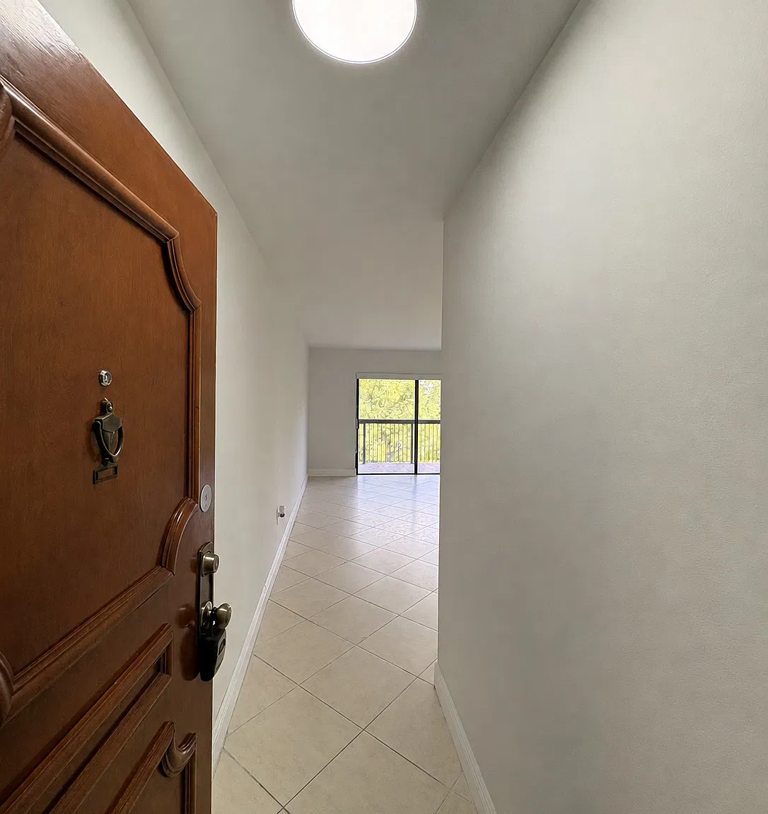 2 bed, 855 sqft, $2,500 — Photo 2