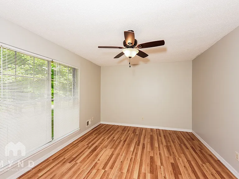 1712 Sam Dr — Photo 9