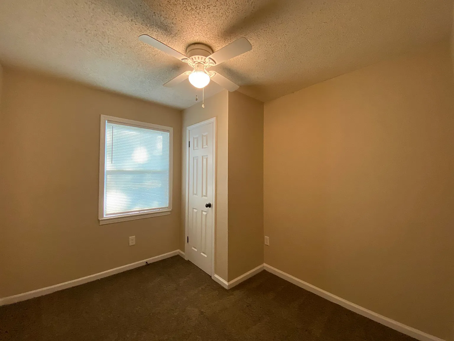 4465 Ryan St — Photo 4
