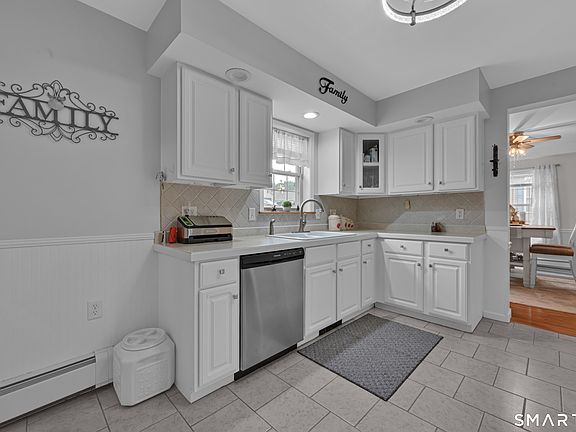 3rd image of 13 Oriole Drive #13