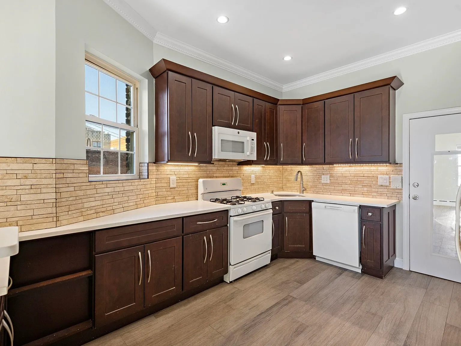 1 bed, 1.0 bath, 600 sqft, $2,150 — Photo 4
