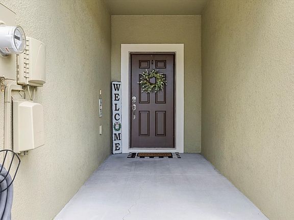 3rd image of 20453 Berrywood Ln