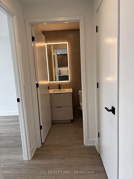 609 Sherbourne (Burke Condos) — Photo 4