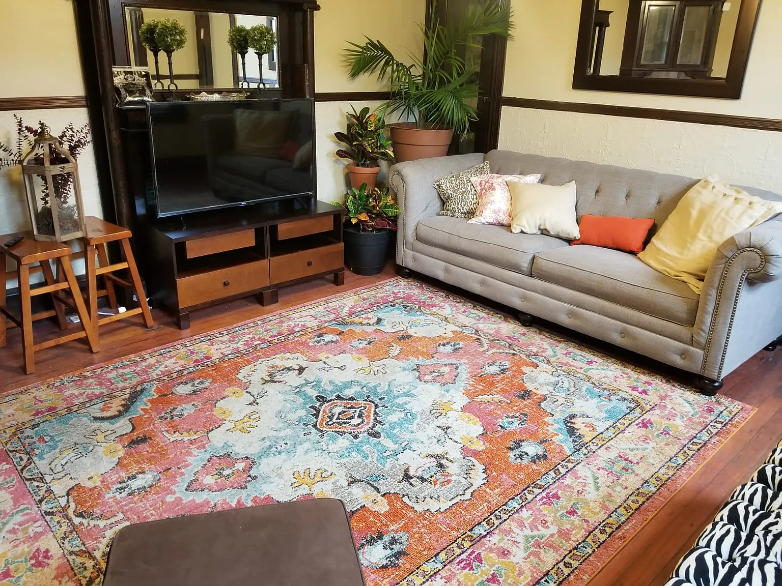 1 bed, 2.5 bath, 1900 sqft, $490 — Photo 1