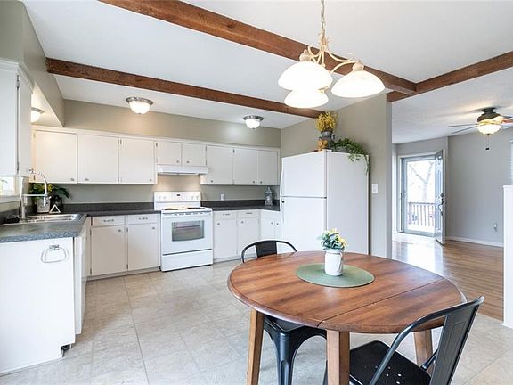 2nd image of 503 Pacific Cir