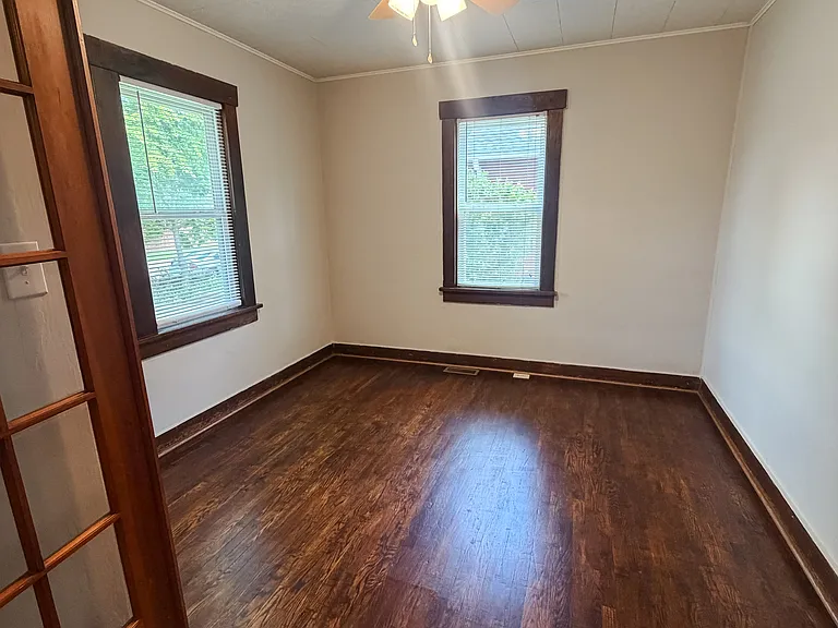832 Sherman St — Photo 5