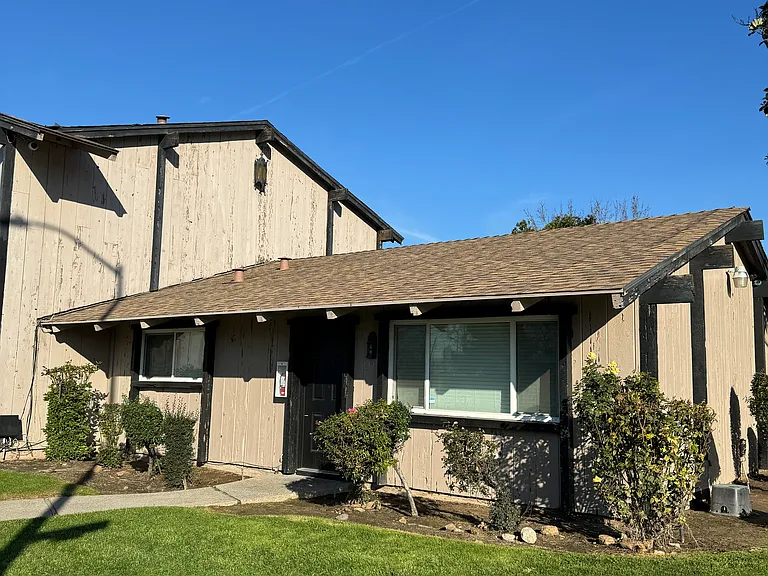1720 W Ashlan Ave — Photo 6