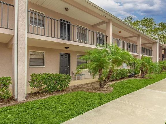 3rd image of 5226 65th St N APT 13