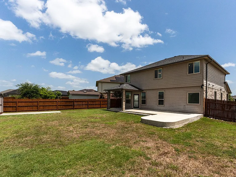 904 Garden Green Dr — Photo 16