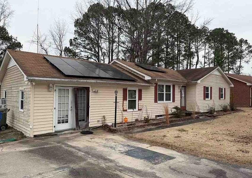 1st image of 2022 Fieldcrest Rd E