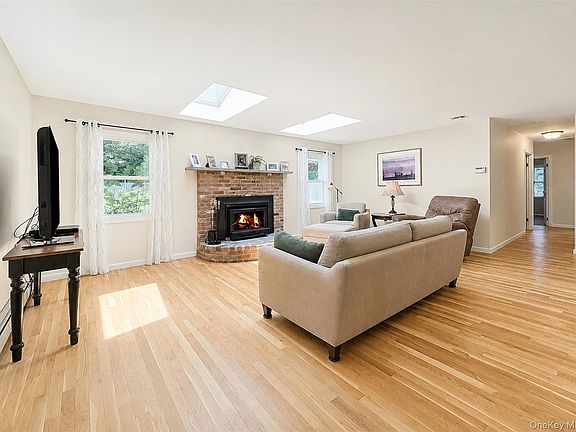 3rd image of 15 Seabrook Lane