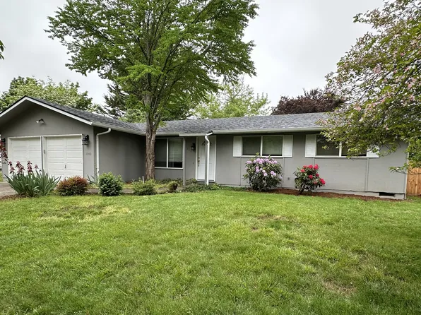 1940 Princeton Dr, Eugene, OR 97405