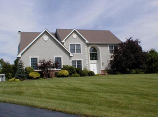 4 Rosewood Ct, Bridgewater, NJ 08807