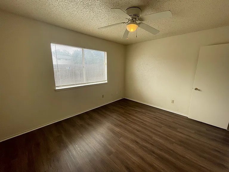 7603 Woodstone Cv #B — Photo 11
