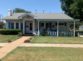 908 W Elm St, Olney, TX 76374