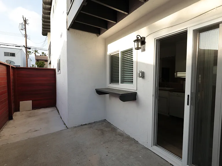 Private enclosed patio