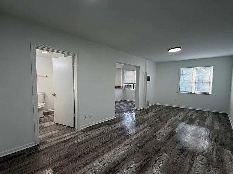 27 E Park Blvd — Photo 18