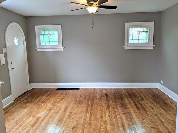 3rd image of 2382 Goodale Ave
