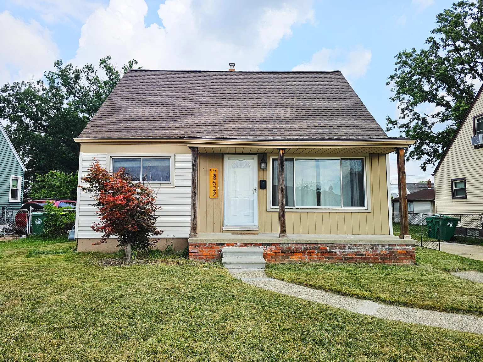 3 bed, 1.5 bath, 910 sqft, $1,800 — Photo 2