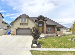 574 Andrews Ln, Saratoga Springs, UT 84045