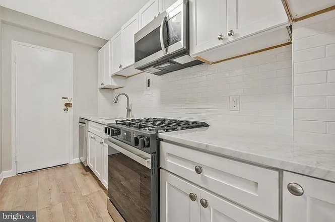 4201 Cathedral Ave NW #902W — Photo 4