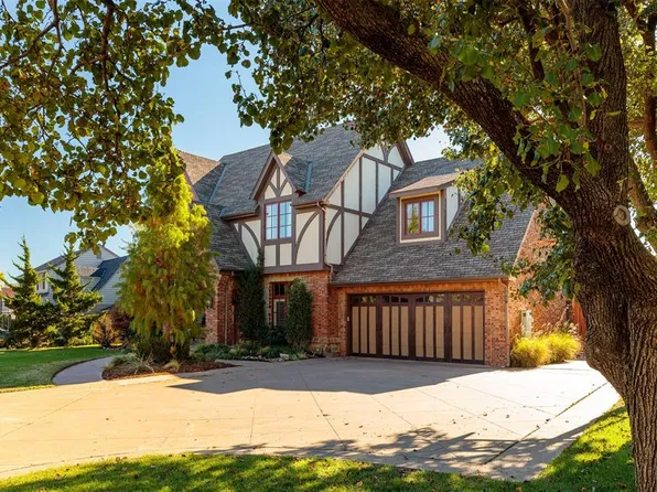 1208 Larchmont Ln, Nichols Hills, OK 73116