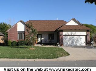 220 N Woodchuck Ln, Wichita, KS 67212