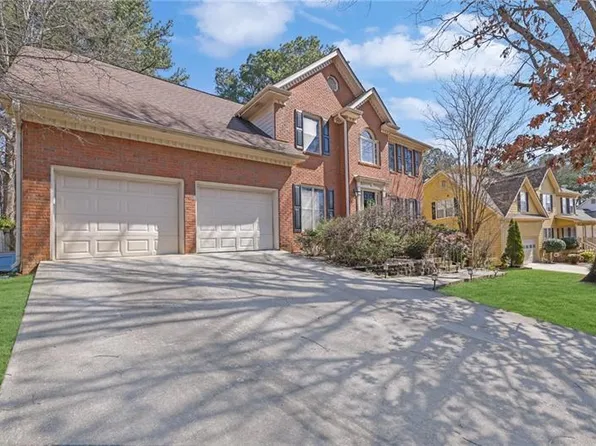 1069 Sunny Field Ln, Lawrenceville, GA 30043