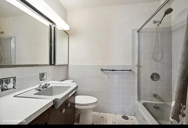 5701 N Sheridan Rd — Photo 6