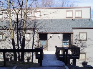 20 Middle Village Way, Tannersville, PA 18372