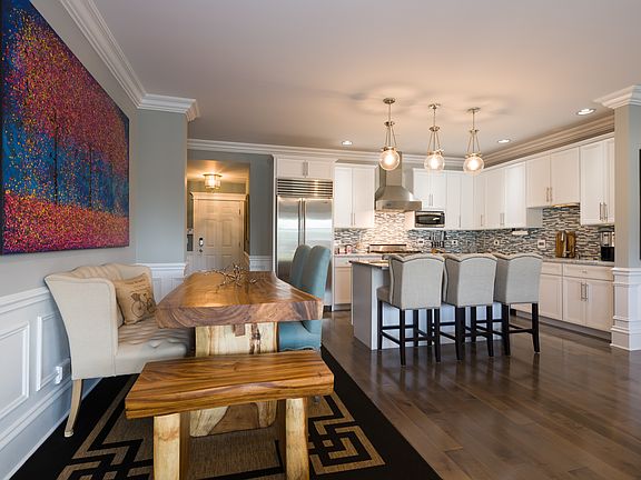 5th image of 2222 W Belmont Ave Unit 304