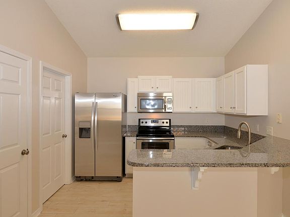 3rd image of 196 Saint Johns Ct